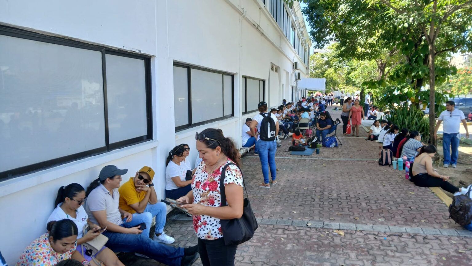 Maestros toman Palacio Municipal de Playa del Carmen - Revista Puntual
