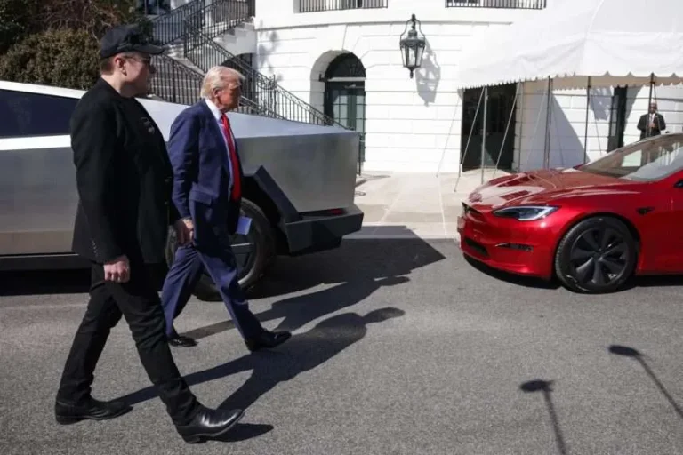 Trump descarta una recesión en EEUU y asegura que va a experimentar un gran auge