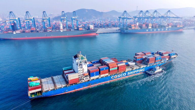 China pone en marcha su “arma de gran impacto” en la guerra comercial con EE.UU.