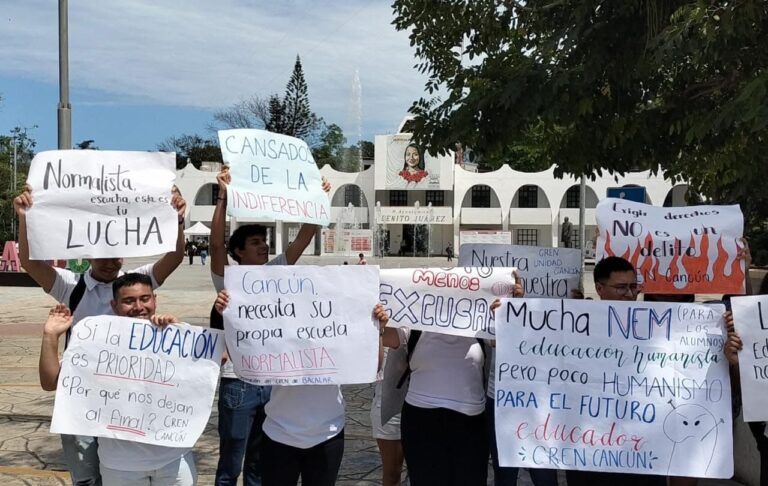 Estudiantes del CREN de Cancún piden desincorporación de su plantel de la Normal de Bacalar