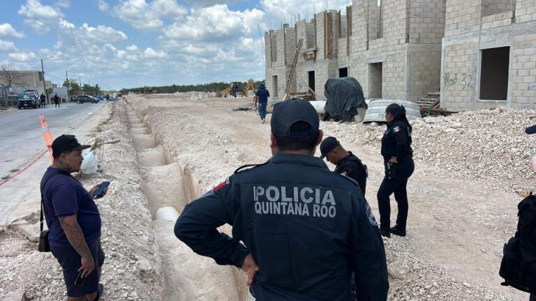 Ladrones novatos quedan atorados en tubería tras fallido intento de robo en Cancún
