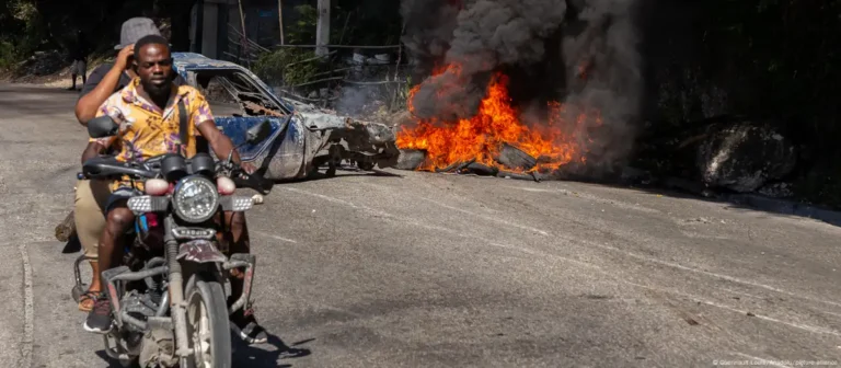 Ciudad de Haití sumida en la violencia tras fuga de 529 reos
