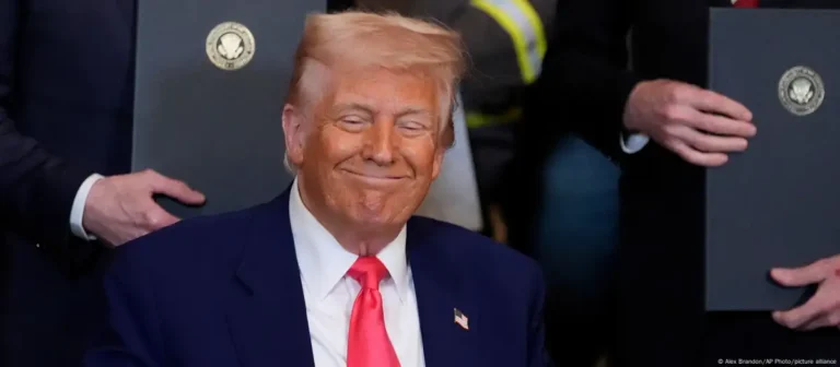 Trump pausa aranceles a socios, pero le sube al 125% a China
