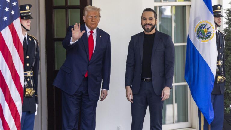 Trump está dispuesto a hacer algo «drástico» contra Irán para evitar que tenga un arma nuclear