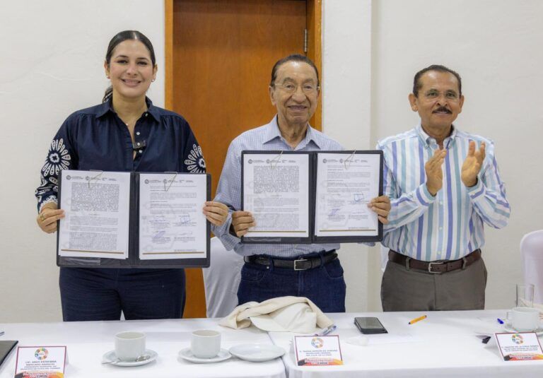 CROC y Ayuntamiento de Playa del Carmen firman convenio para implementar Programa de Salud Mental en Hotelería