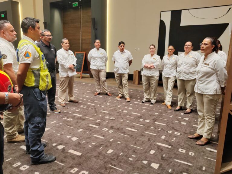 Protección Civil de Playa del Carmen realiza simulacro de huracán en el sector turístico