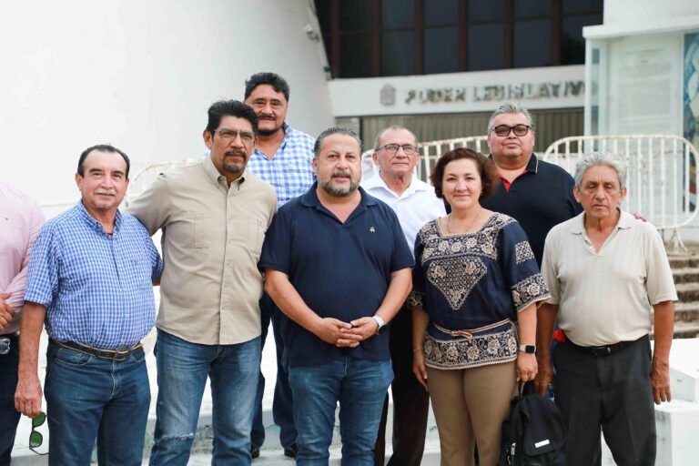 La estatua de Don Andrés Quintana Roo y el asta bandera serán colocados en su lugar original