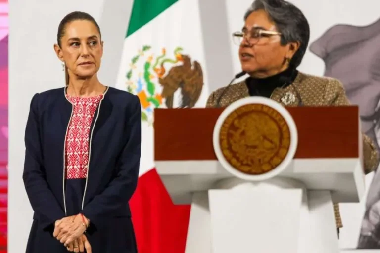 Secretaría Anticorrupción detecta pensiones millonarias en Pemex y Luz y Fuerza