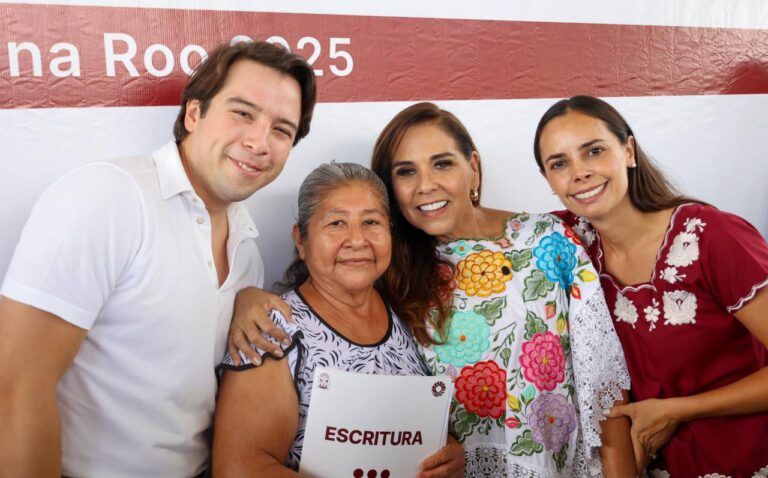 Entregan Mara Lezama y Ana Paty Peralta 303 títulos de propiedad para la certeza jurídica de más de mil 400 personas