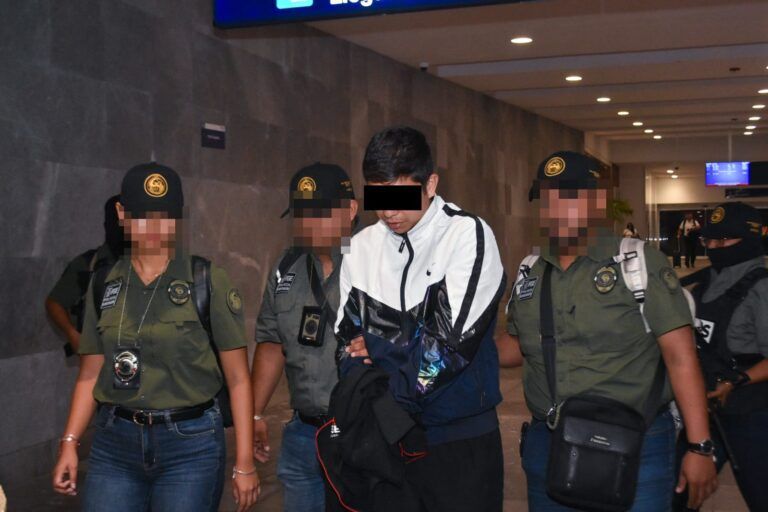 Capturan FGE de Quintana Roo y FGJ de Tlaxcala a un masculino por extorsión, en Apizaco