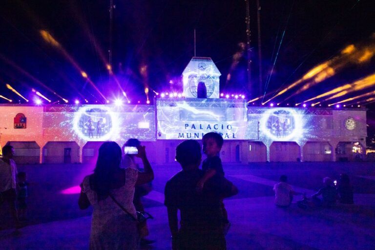 Familias playenses y visitantes disfrutaron espectacular videomaping sobre la Independencia de México
