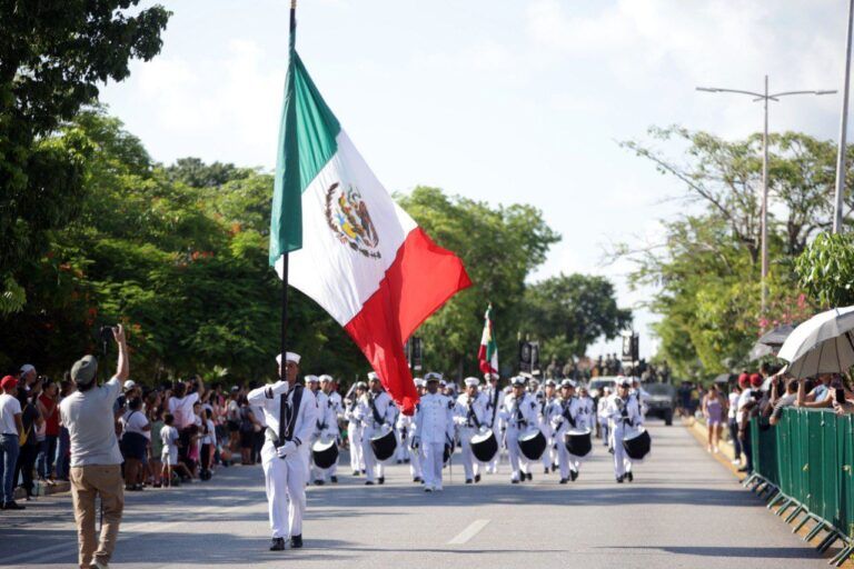 Cancún se alista para el desfile cívico-militar del 16 de septiembre