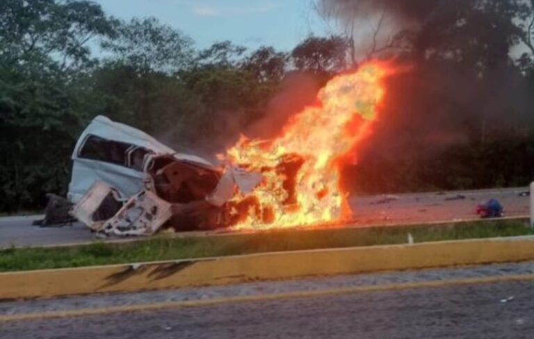 Trágico accidente en la Mérida–Campeche: 15 personas fallecidas