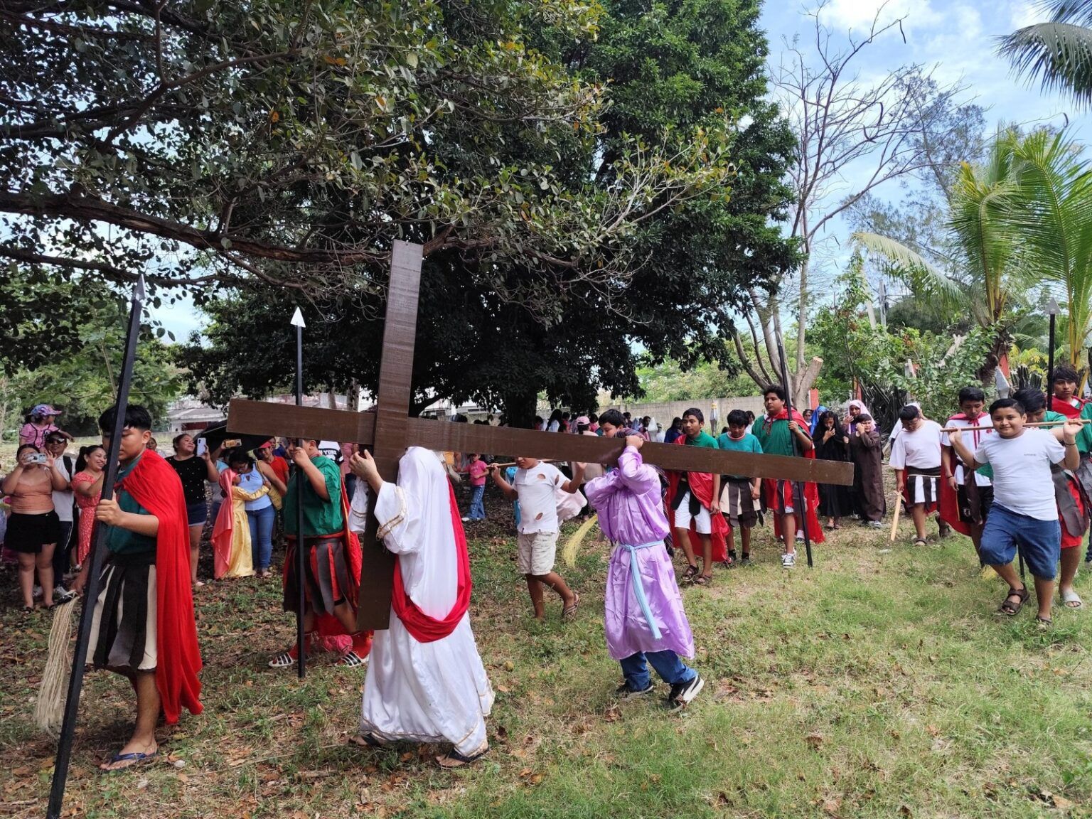 Viacrucis viviente 2026 en la iglesia Sagrado Corazón de Jesús reúne a ...